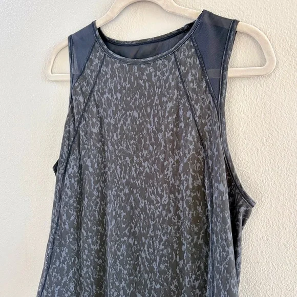 Women’s Lululemon Sculpt Tank Top Black Leopard Size 12 - Picture 2 of 4